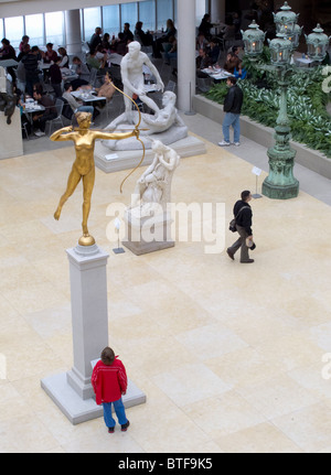 Sculture di Charles Engelhard corte al Metropolitan Museum of Art di Manhattan , New York City, Stati Uniti d'America Foto Stock