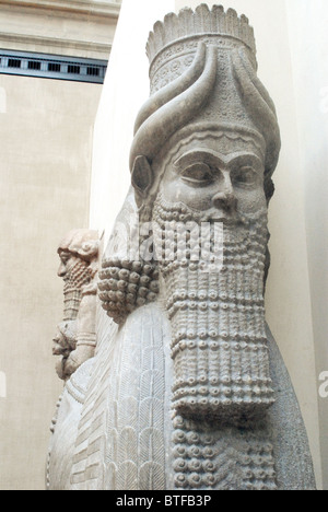 toro alato a testa umana. Museo di arte neo-asirica del Louvre Foto Stock