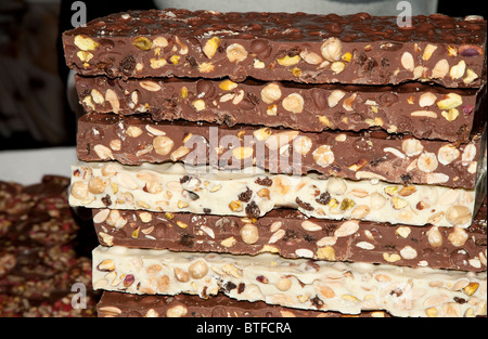 Pila di cioccolatini sul display Foto Stock