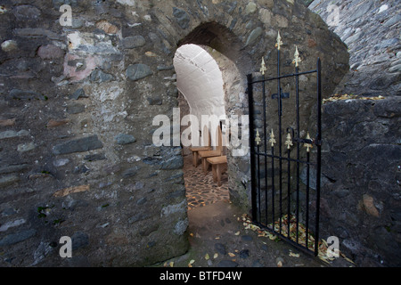 Vista interna del St Trillo cappella in Rhos on Sea, Wales, Regno Unito Foto Stock