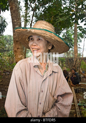 Lisu donna tribale. Lisu Village Chiang Mai area del nord della Thailandia. Foto Stock