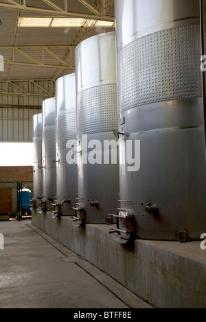 Il Las Vinas de Oro Pisco distilleria in El Carmen quartiere di Chincha, Perù su della costa meridionale del paese. Foto Stock