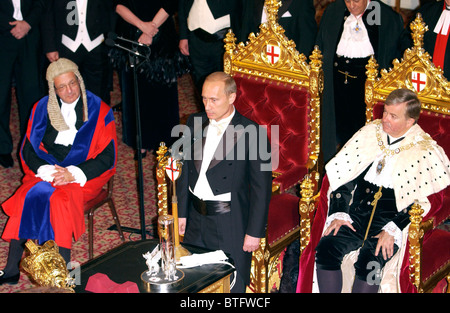 Il Presidente Putin di Federazione Russa Lord Mayor (a destra) & degli assessori della città di Londra al Guildhall durante la visita in Gran Bretagna Foto Stock