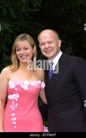 MP ed ex leader del partito conservatore, William Hague e moglie Ffion Hague a festa in piazza Carlyle, Chelsea Foto Stock