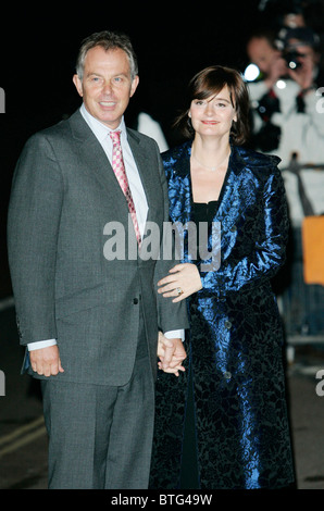 Il primo ministro Tony Blair e la moglie Cherie Booth a ottantesimo compleanno per Margaret Thatcher al Mandarin Oriental Hotel Londra Foto Stock