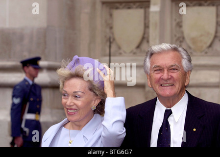 Ex primo ministro australiano BOB HAWKE E LA MOGLIE BLANCHE A CENTENIARY DEL COMMONWEALTH OF AUSTRALIA atto di costituzione Foto Stock