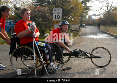 Guide disabili a prepararsi per la Maratona di New York Foto Stock