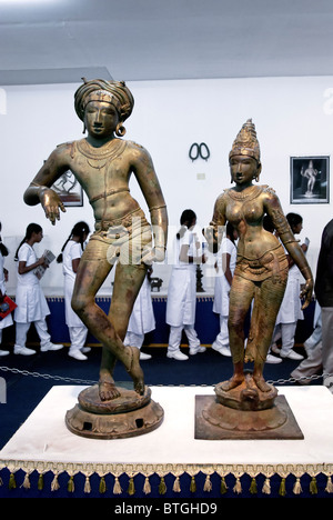 Rishbandhigar (10- XI secolo) Thiruvangadu - Parvathi(10- secolo XII) Thiruvangadu. Foto Stock