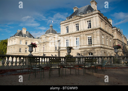 Giardini di Lussemburgo e il palazzo di Parigi capitale della Francia Foto Stock