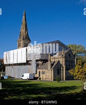 Le riparazioni alla chiesa, la chiesa di St Stephen, ponte di guida, Ashton Under Lyne, Tameside, Greater Manchester, Inghilterra, Regno Unito Foto Stock
