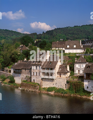 Argentat sul fiume Dordogne, Correze, Francia. [Limousin] Foto Stock