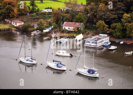 Barche sul fiume Seiont, Caernarvon, Gwynedd, Wales, Regno Unito Foto Stock