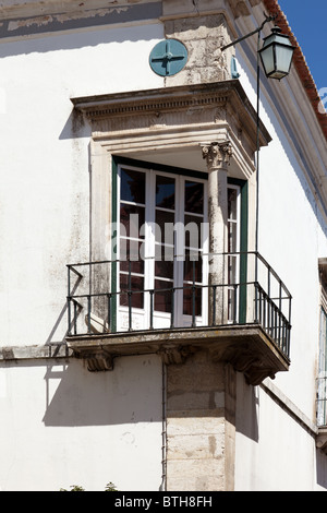 Finestra rinascimentale (Janela Renascentista) nella città di Santarém, Portogallo. Foto Stock