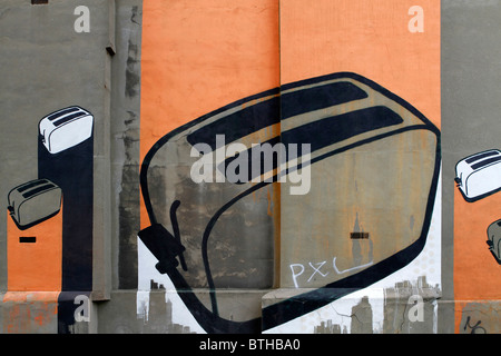 Tostapane stencil graffiti street art in Shoreditch London, arte urbana, arte, artista di strada, moderno, contemporaneo, Russel Hobbs, Foto Stock