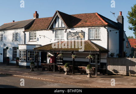 L'ananas pub è una strada pubblica house situato in riva al lago di fine vicino Dorney Berkshire REGNO UNITO Foto Stock