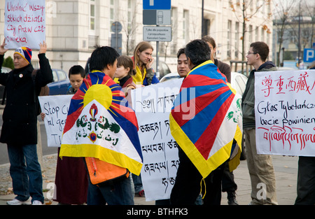 La Polonia 2010 novembre 02,Free Tibet Tibet rappresentanti protestano contro la frenata la legge,anteriore del Sejm a Varsavia Foto Stock