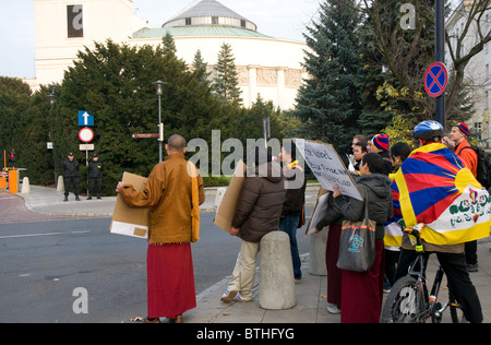 La Polonia 2010 novembre 02 Free Tibet rappresentanti protestano contro la frenata la legge anteriore del Sejm a Varsavia Foto Stock