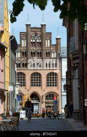 Case anseatica nel Mercato Vecchio a Stralsund, Germania Foto Stock