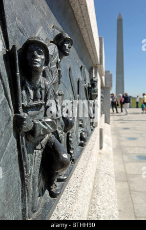 Il Memoriale della Seconda Guerra Mondiale e il Monumento di Washington, Washington D.C., USA Foto Stock