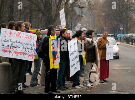 La Polonia 2010 novembre 02 Free Tibet rappresentanti protestano contro la frenata la legge anteriore del Sejm a Varsavia Foto Stock