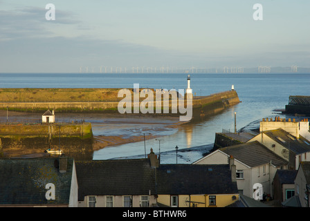 Faro e porto di Maryport, West Cumbria, England Regno Unito Foto Stock