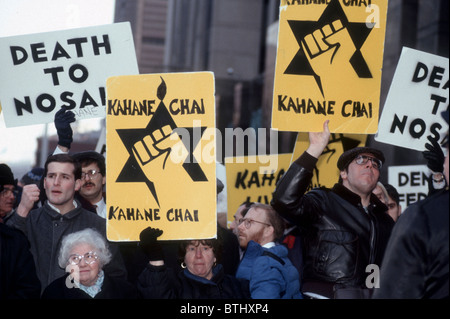 I dimostranti fuori NY Corte penale nel 1991 presso la prova di El Sayid Nosair per l assassinio del rabbino Meir Kahane Foto Stock