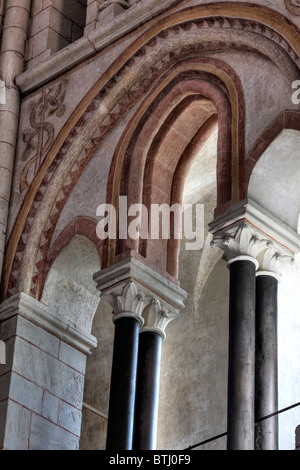 Interno della cattedrale di San Giorgio, Limburg an der Lahn, Hesse, Germania Foto Stock