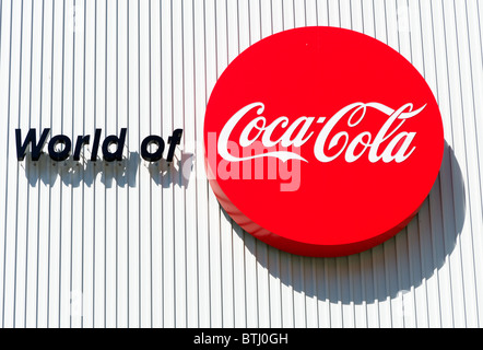 Segno al di fuori del Mondo di Coca Cola, Pemberton posto, Atlanta, Georgia, Stati Uniti d'America Foto Stock