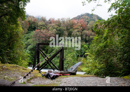 Fiume Waiho,Ranger,boscaiolo, Douglas Ponte Girevole, Douglas via ,Westland National Park Foto Stock