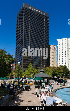 Cafe di Woodruff Park, vicino a cinque punti, Downtown Atlanta, Georgia, Stati Uniti d'America Foto Stock