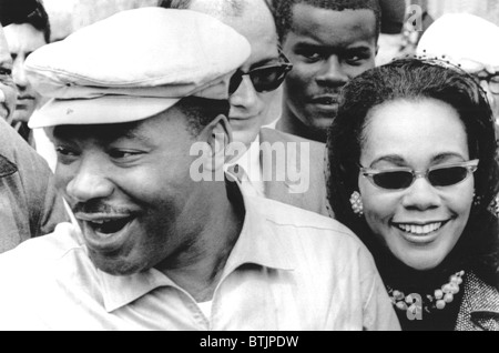 Martin Luther King Jr. e Coretta Scott King sulla Selma a Montgomery Freedom March, 3/24/65. Foto Stock