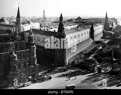 Il Cremlino di Mosca. La proliferazione incontrollata di sede del governo russo girato dall'hotel Moskva, 11/19/57 Foto Stock