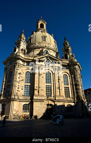 La Frauenkirche di Dresda " Chiesa di Nostra Signora Chiesa luterana ricostruita dopo la sua completa distruzione nella seconda guerra mondiale Foto Stock