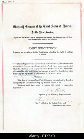 Xix emendamento per gli Stati Uniti Costituzione: il diritto delle donne a votare. Approvata dal Congresso Giugno 4, 1919, e ratificato il 18 agosto 1920, XIX emendamento concesso alle donne il diritto di voto. Foto Stock