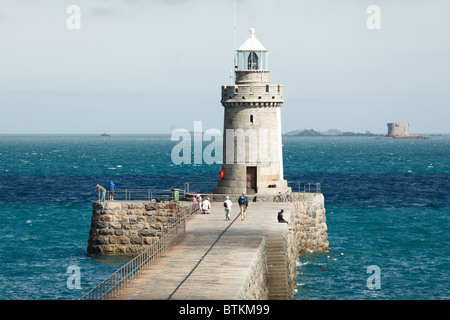 Castle Cornet frangionde Foto Stock