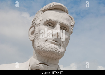 Abramo Lincoln (sedicesimo presidente degli STATI UNITI D'AMERICA) su 'Mount Rush Hour' dallo scultore David Adickes, Houston, Texas, Stati Uniti d'America Foto Stock