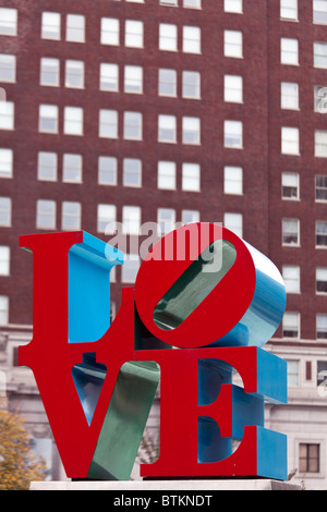 Amore scultura, John F. Kennedy Plaza, "LOVE Park", Philadelphia, Pennsylvania, STATI UNITI D'AMERICA Foto Stock