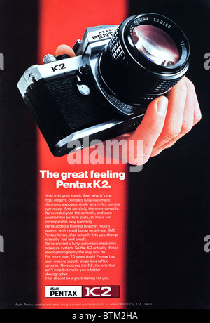 Inserzione nel magazine circa 1976 per Asahi Pentax K2 fotocamera a pellicola Foto Stock