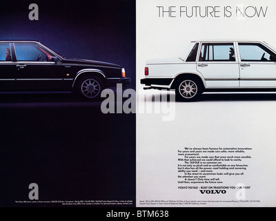 Doppia pagina colore annuncio per Volvo Cars nella rivista americana datata novembre 1983 Foto Stock