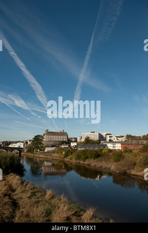 Carmarthen città sulle rive del fiume Tywi, West Wales UK Foto Stock