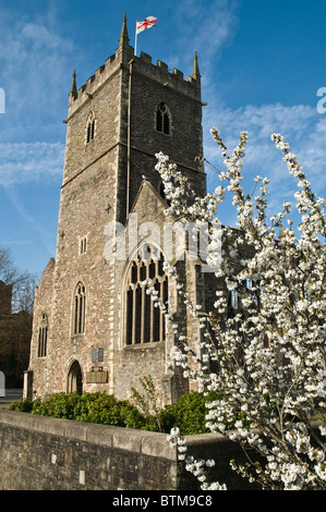 Dh Castle Green CITY BRISTOL Chiesa di St Peters Castello Parco Castello di Bristol Park Foto Stock