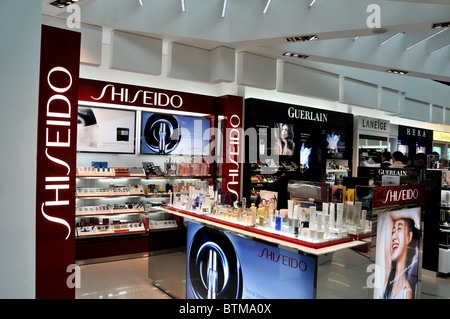 Shiseido profumi e cosmetici, duty free shop, Narita, Giappone Foto Stock