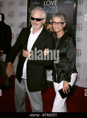 CHRISTOPHER GUEST Jamie Lee Curtis amore e altre droghe in prima mondiale. AFI FEST 2010 apertura notturna HOLLYWOOD Los Angeles CA Foto Stock