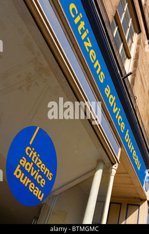 Citizens Advice Bureau sign in locali a Belper Derbyshire Regno Unito parte di una catena eseguito come una carità che offre gratuitamente consigli imparziali Foto Stock