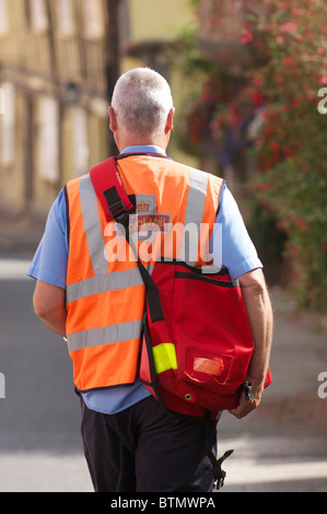 Royal Mail portalettere nella Storica Suffolk villaggio di Lavenham Foto Stock