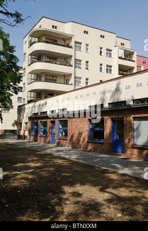 Berlino. Germania. Wohnstadt Carl Legien / alloggiamento estate in Prenzlauer Berg. Foto Stock