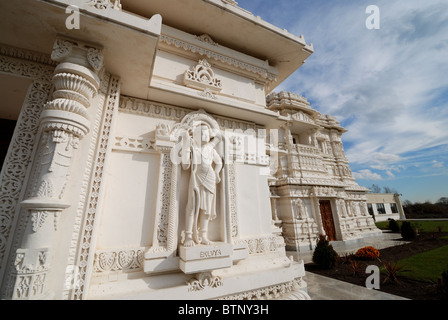 Una vista della mano in marmo scolpito esterno del Shri Swaminarayan Mandir complesso in Toronto Ontario Canada Foto Stock