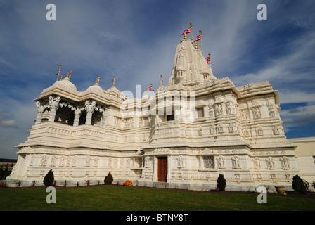 Una vista della mano in marmo scolpito esterno del Shri Swaminarayan Mandir complesso in Toronto Ontario Canada Foto Stock