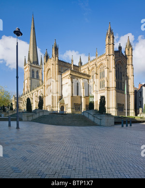 Cattedrale di Wakefield Chiesa di tutti i santi del centro città di Wakefield West Yorkshire Regno Unito (Tilt Shift lente) Foto Stock