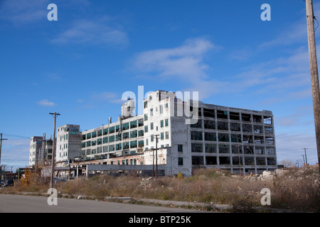 Vacante edificio commerciale East side di Detroit Michigan STATI UNITI Foto Stock